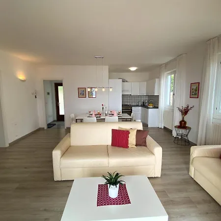 Apartamento Miralago Attico Dg-ferienwohnung Gravedona